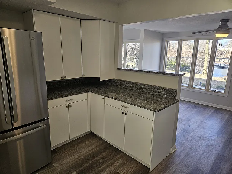 96 Schellinger Sq — Photo 5