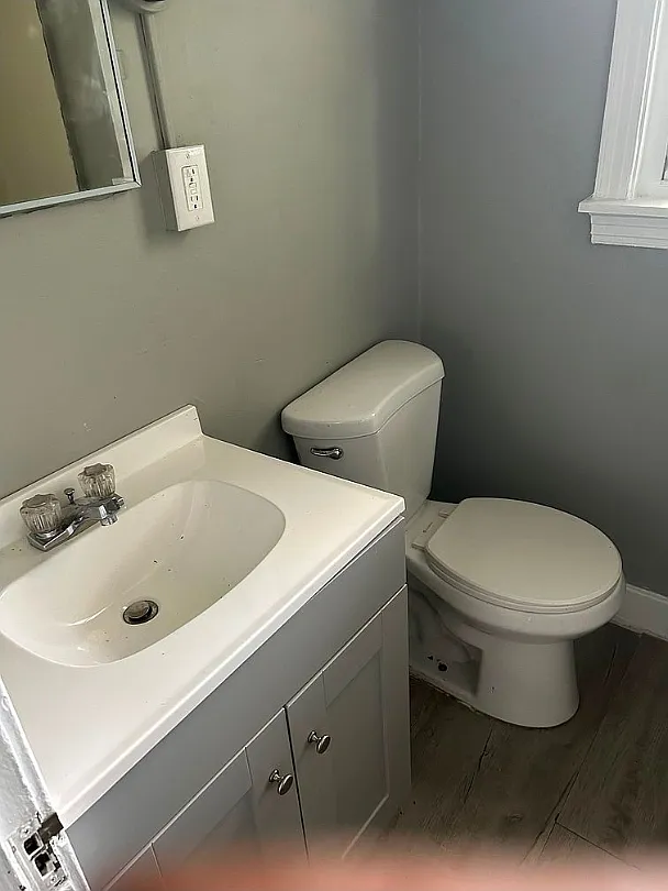 2 bed, 1.0 bath, $1,100 — Photo 4