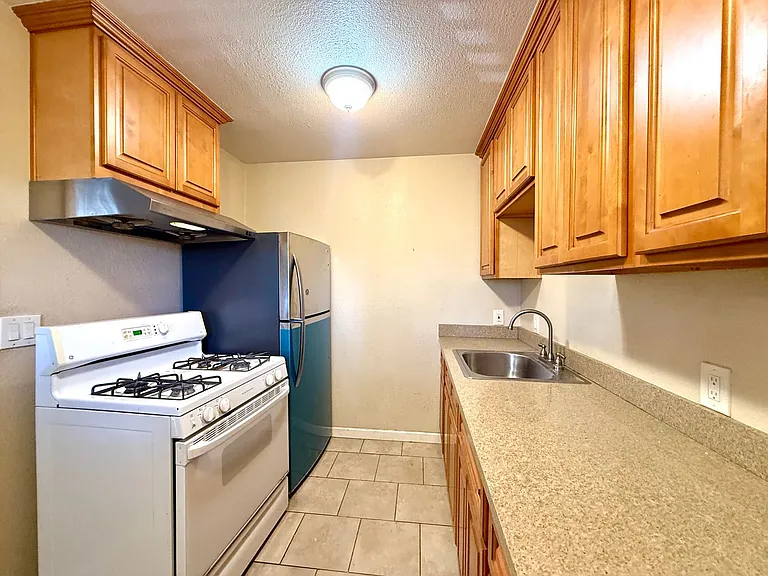 73 Duane St — Photo 3