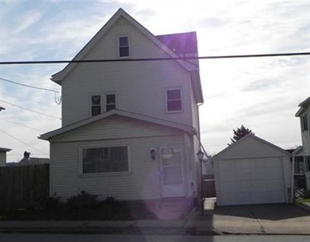 1st image of 220 S 4th St