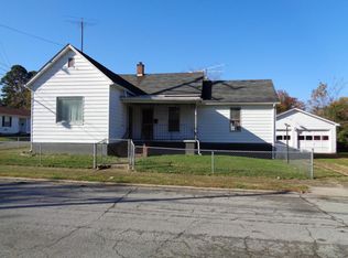 1229 S Land St, Harrisburg, IL 62946