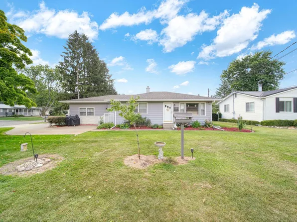 120 Bernadette Dr, Michigan Center, MI 49254