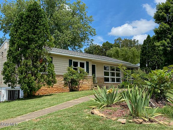 2nd image of 2009 McClain Dr