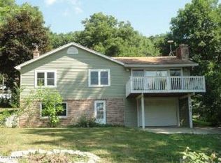1848 W Tupper Heights Dr, Lake Odessa, MI 48849