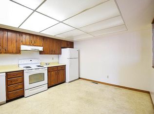 4710 E Willowbrook Ln, Decatur, IL 62521