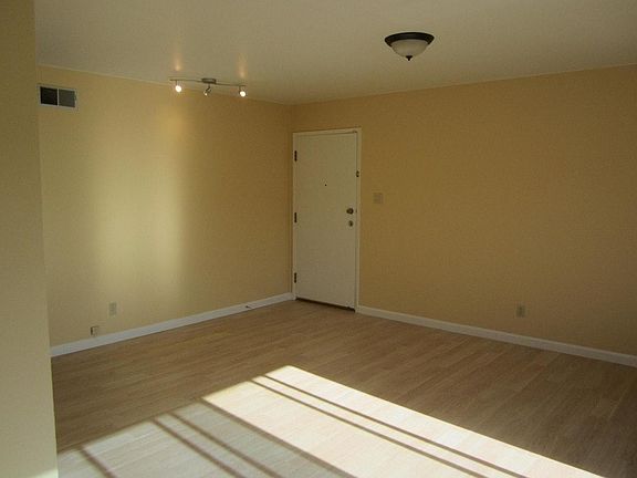 5th image of 21 Shipley Ave