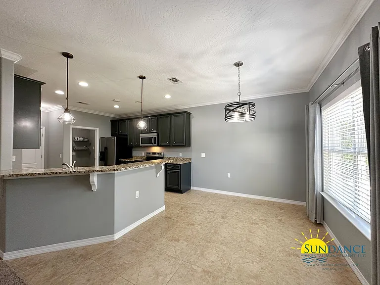 1588 Venice Ave — Photo 7