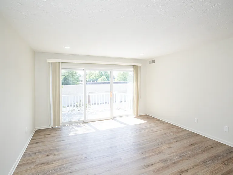 3307 Columbus Ave #202 — Photo 5