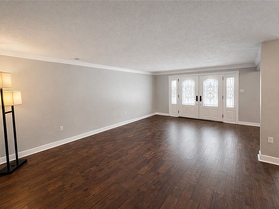 4th image of 138 Green Dr