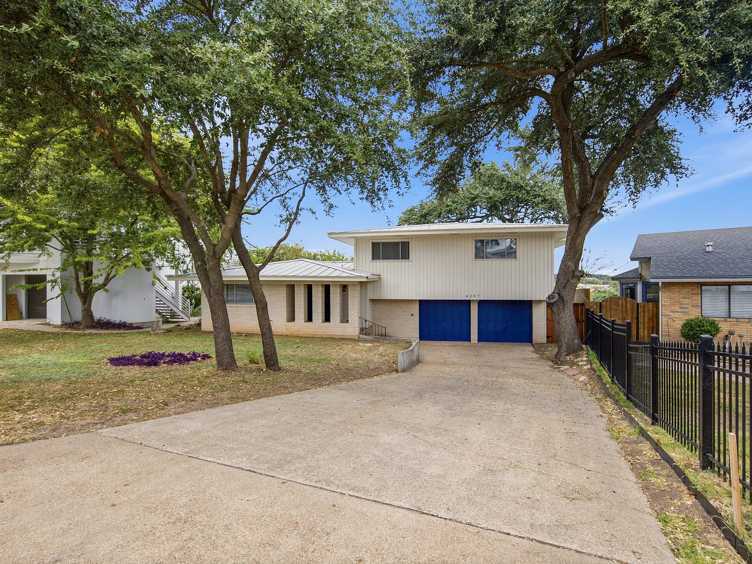 3 bed, 1709 sqft, $2,100 — Photo 2