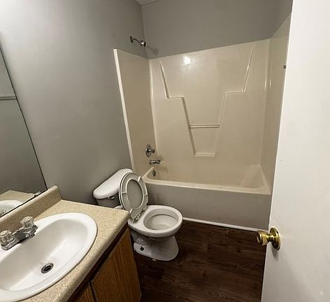 3rd image of 602B N Sanborn St #B