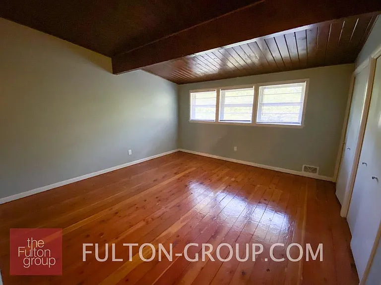 906 Maybelle St NE — Photo 11