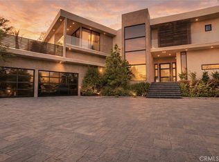 19333 Rosita St, Tarzana, CA 91356