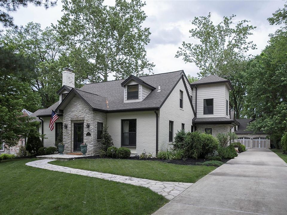 2nd image of 33 Forest Glen Ln