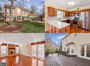 19 N Lowery Ct, Sterling, VA 20165