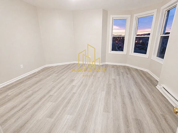 2nd image of 37 Astor St #3RR