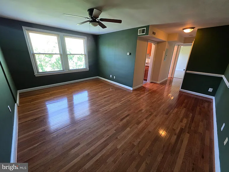 4405 1st Pl NE #32 — Photo 4