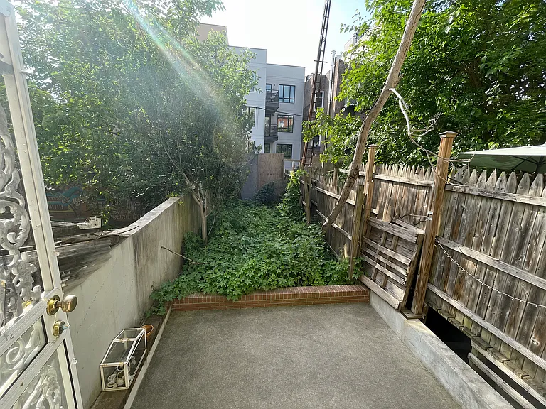 1399 Greene Ave #1A — Photo 2