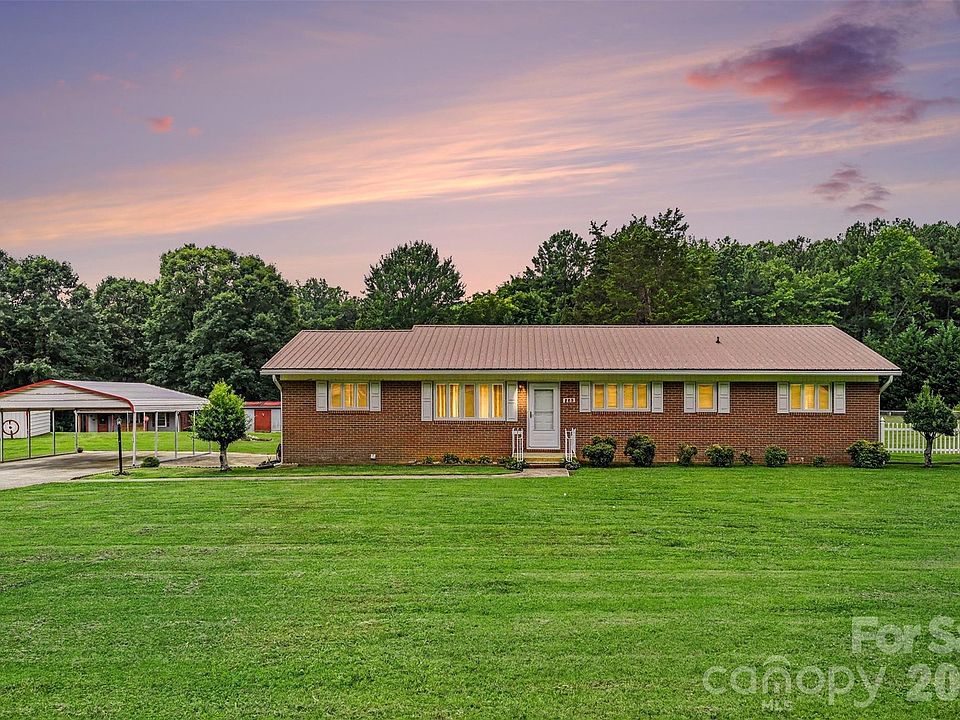 1st image of 225 Oliphant Rd