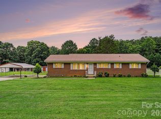 225 Oliphant Rd, Mooresville, NC 28115