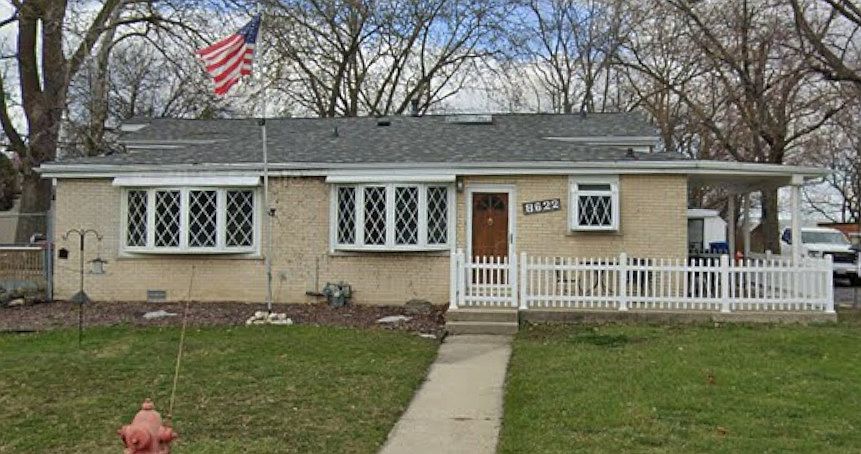 1st image of 8622 W 90th Pl