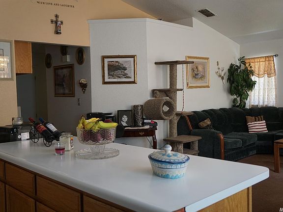 4th image of 834 N San Miguel Ave