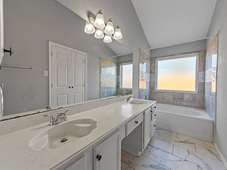 128 Overbrook Dr — Photo 3