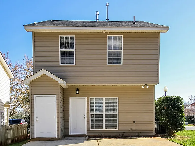 7728 Royal Park Ln — Photo 16