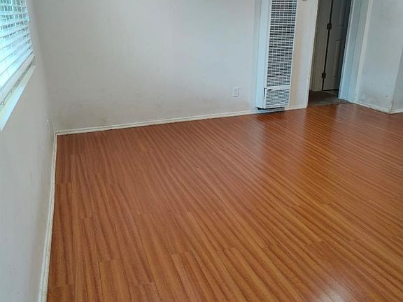 2nd image of 2428 Penmar Ave #4