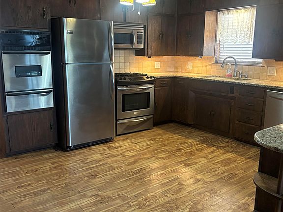 4th image of 1103 W 11th St