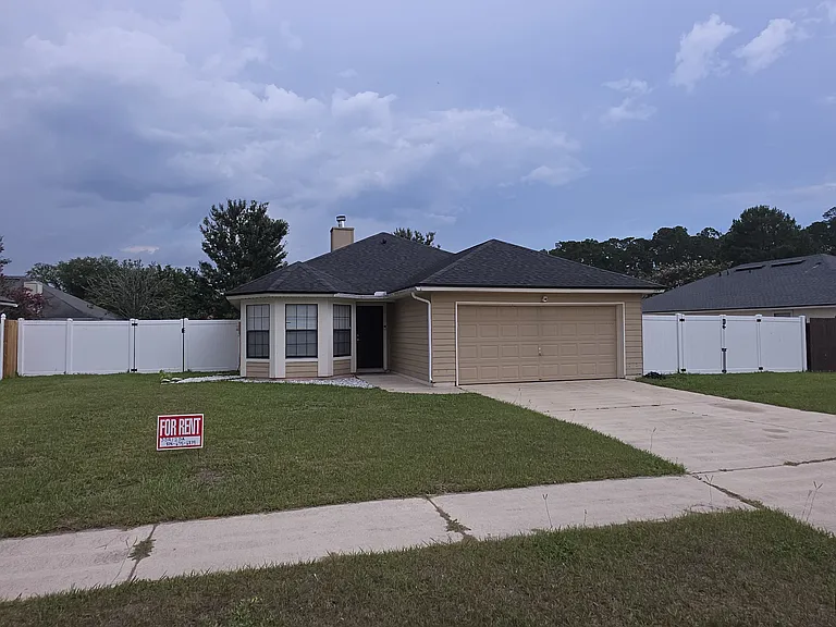 3304 Shelley Dr — Photo 1