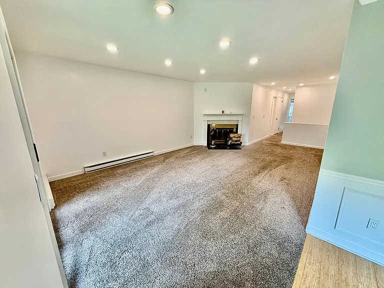 205 Village Dr — Photo 4