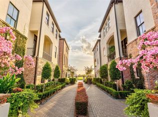 1240 Mosaico Ln, Houston, TX 77055