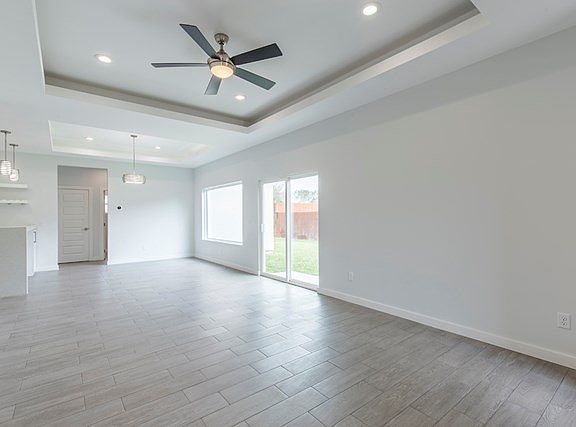 3rd image of 3304 Loyola Ave