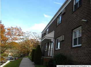 162 Arlo Rd #B, Staten Island, NY 10301