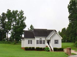 95 Fogleglen Dr, Clayton, NC 27520