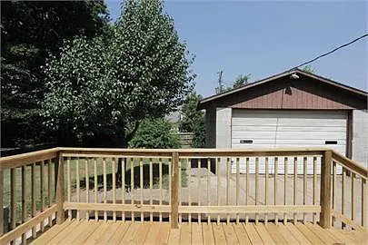 353 Boiling Springs Dr — Photo 2