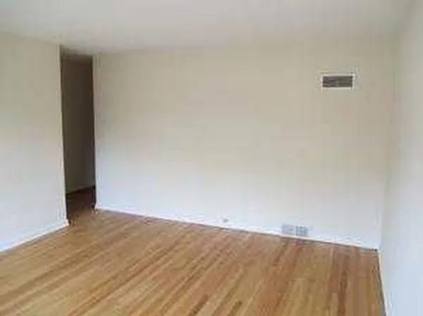 6653 N Seeley Ave #2S, Chicago, IL 60645