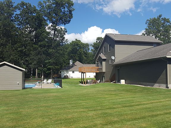 3rd image of 55 Woodview Dr