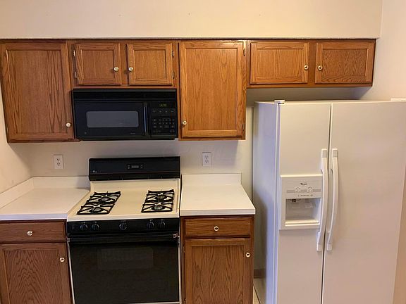 3rd image of 3817 Lakedale Dr