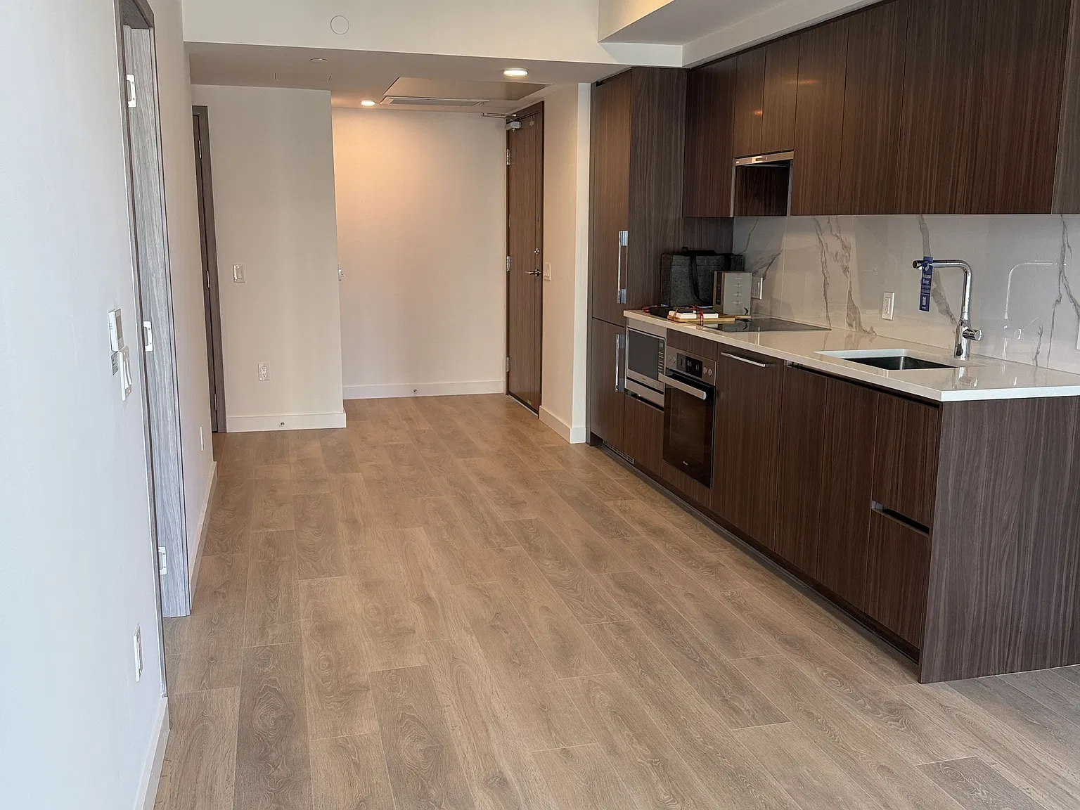 2 bed, $2,600 — Photo 4