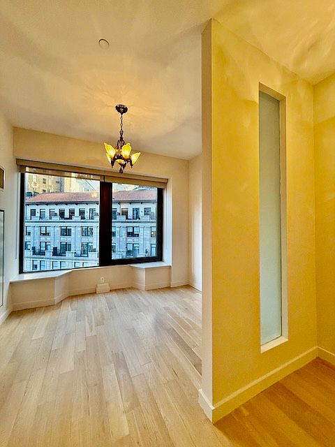 1st image of 75 Wall St APT 26I