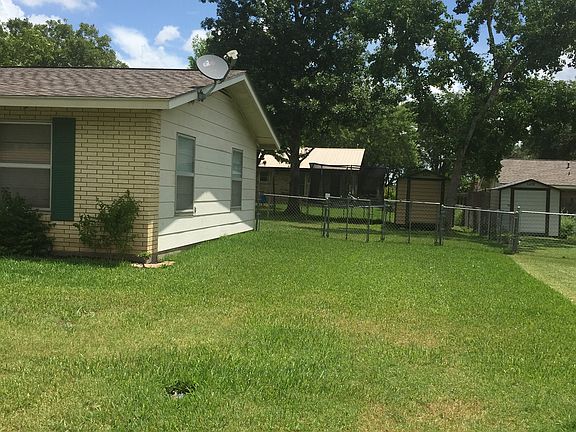 4th image of 911 S Welhausen Ave