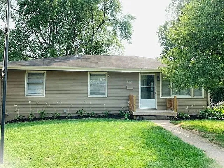 6205 Ogden St — Photo 1
