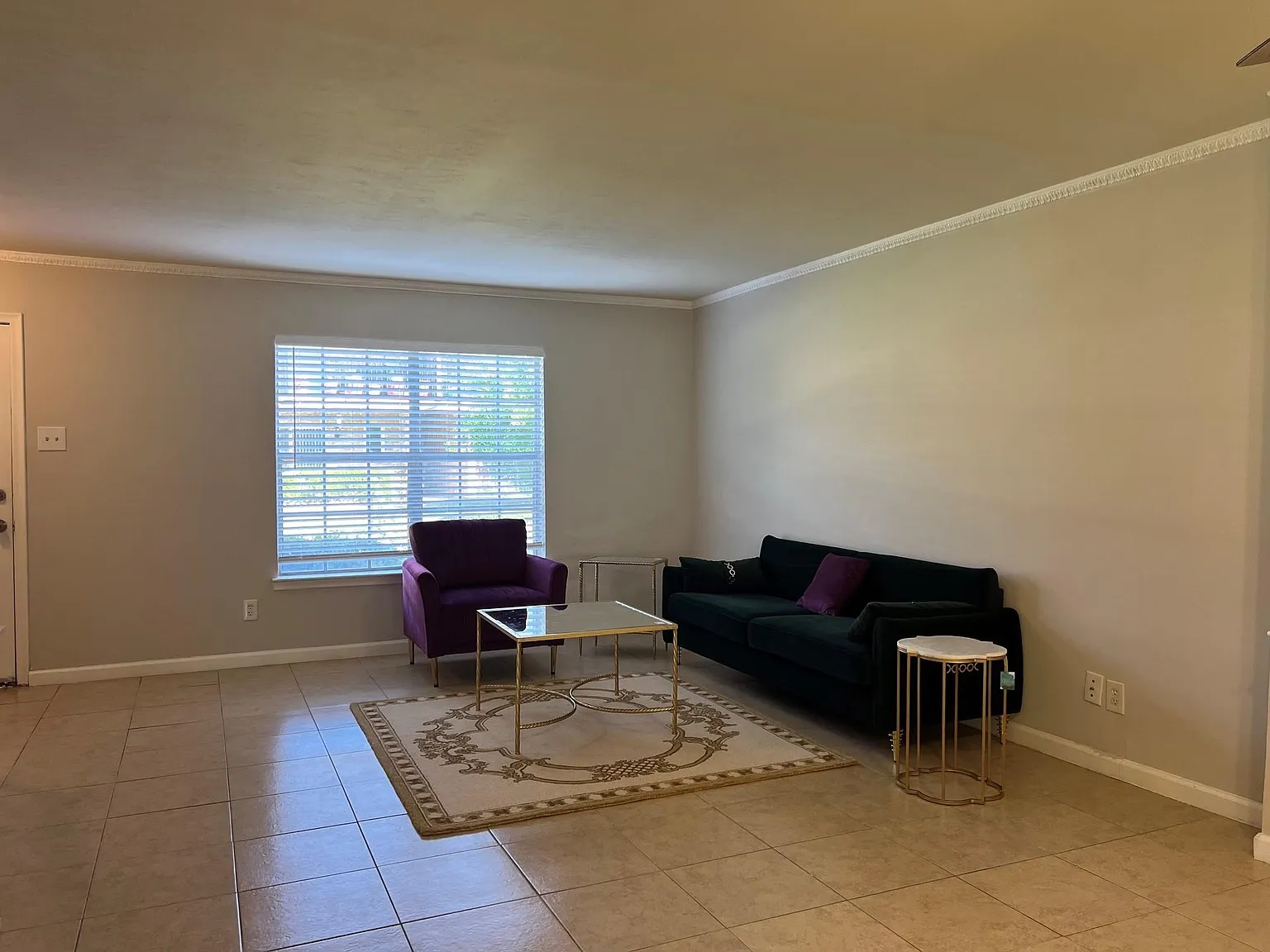2 bed, 1.5 bath, 1204 sqft, $1,650 — Photo 3