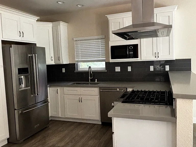 840 Civic Center Dr — Photo 10