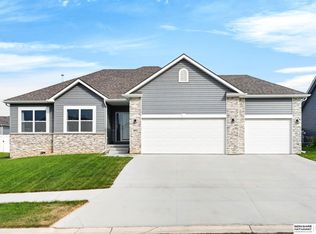 12915 S 55th St, Papillion, NE 68133
