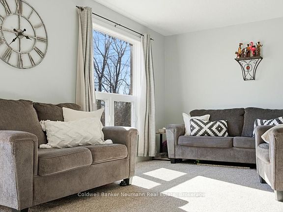 4th image of 67 Cedarvale Ave