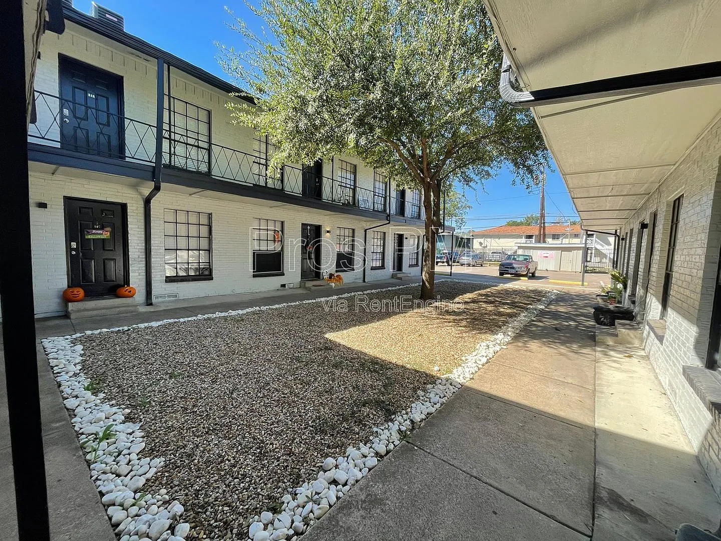 2 bed, 1.0 bath, 900 sqft, $1,199 — Photo 4