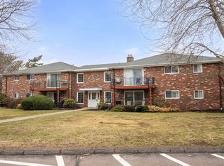 96 Fountain Ln APT 14, Weymouth, MA 02190